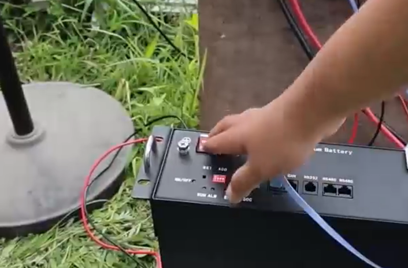 Connect the Hybrid Solar Inverte-3